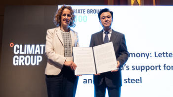 CEO Helen Clarkson and Governor Kim Tae-heum signing ceremony